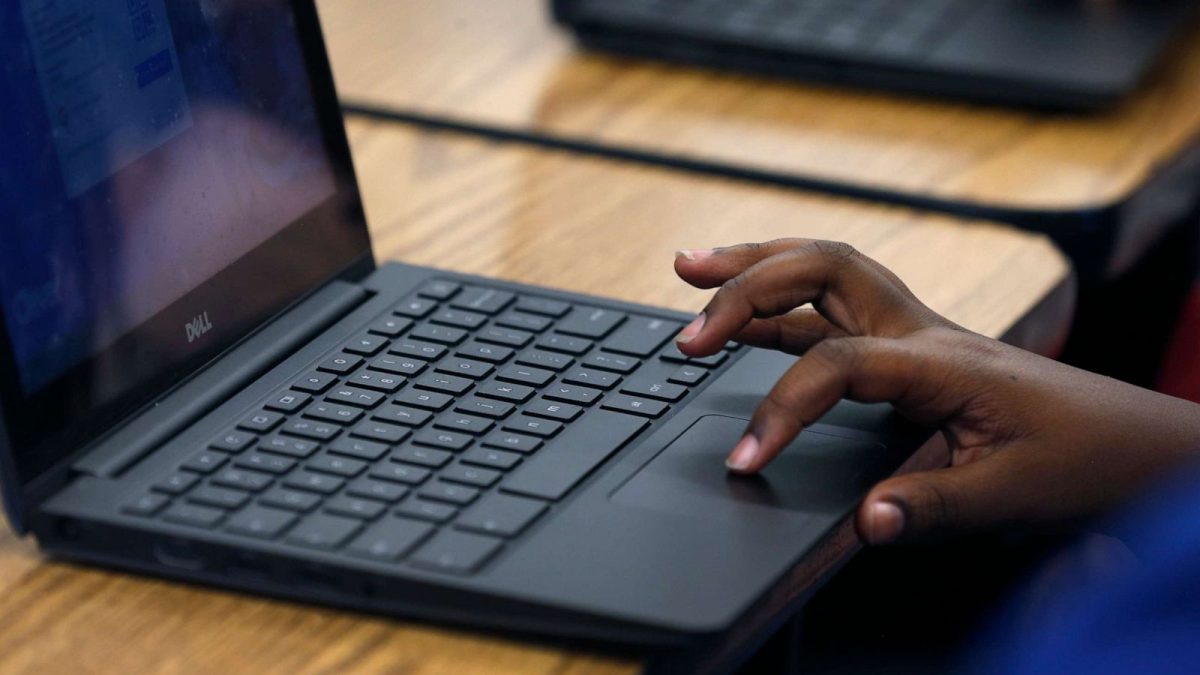 Teachers should decide what websites are blocked on Chromebooks EDITORIAL